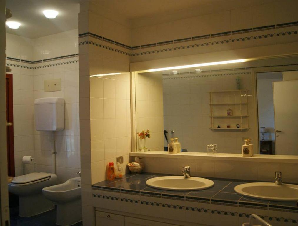 Villa Elena 马内尔巴 外观 照片